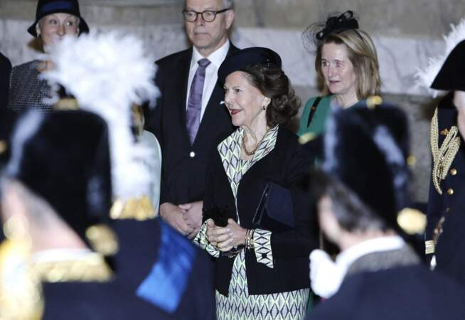 La reine Silvia assiste à la cérémonie de bienvenue à la Cour royale de Stockholm.