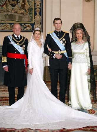 Le couple vit au palais de la Zarzuela, en dehors du bâtiment historique occupé encore par sa mère, la reine Sofía, dans une résidence de 3 150 m2 de construction récente.