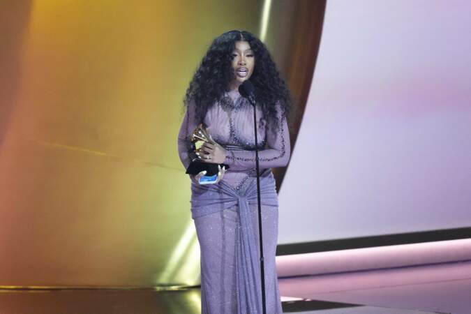 Grammy Awards : SZA remporte le prix de la meilleure chanson R&B.