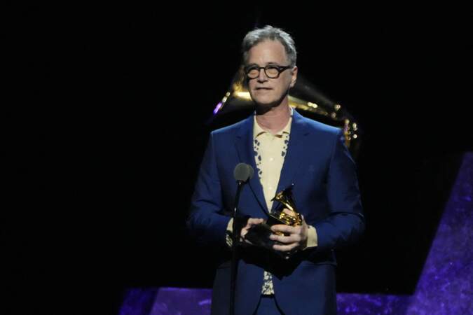 Grammy Awards : Dan Wilson accepte le prix de la meilleure chanson country pour White Horse de Chris Stapleton & Dan Wilson.