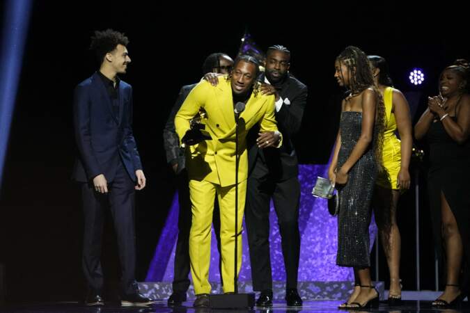 Grammy Awards : Lecrae reçoit le prix de la meilleure performance/chanson de musique chrétienne contemporaine.