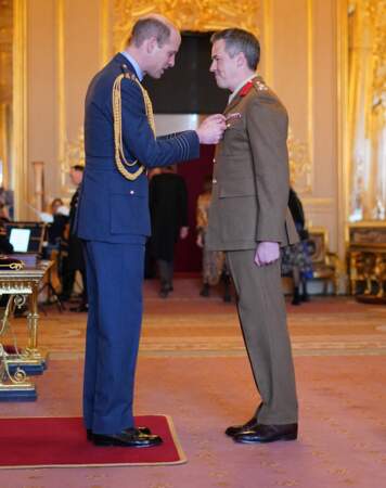 Le brigadier Tobias Lambert est fait Officier de l'Ordre de l'Empire britannique par le Prince de Galles au château de Windsor.