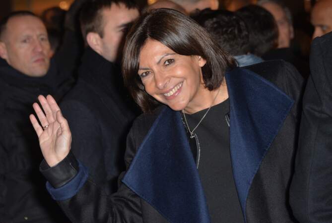 En 2014, Anne Hidalgo devient la première femme maire de Paris. Elle a 55 ans