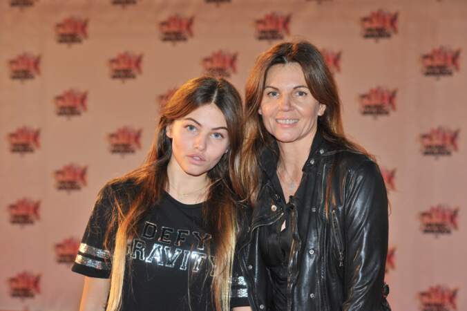 Véronika Loubry et sa fille Thylane Blondeau à la 17e cérémonie des NRJ Music Awards 2015 au Palais des Festivals à Cannes.