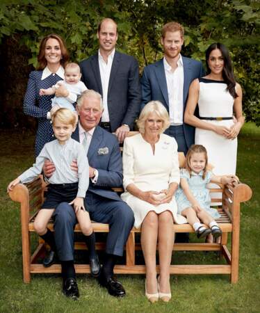 La famille royale d'Angleterre est au coeur d'un nouveau livre scandale. 
En effet, "Fin de règne" est le livre sur la monarchie britannique écrit par Omid Scobie. Sa sortie le 28 novembre 2023 a fait grand bruit.