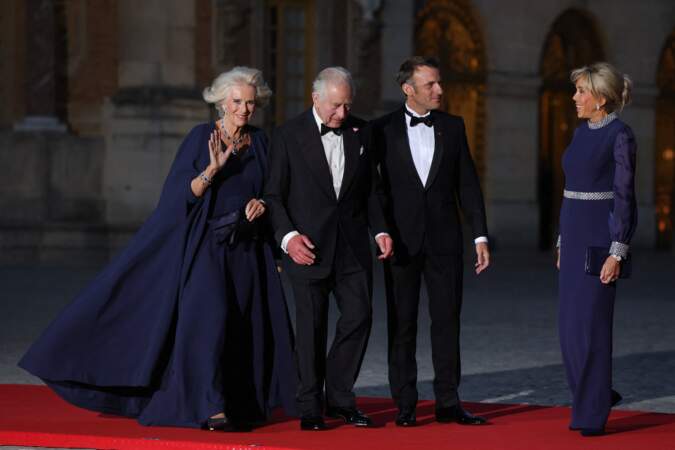 Emmanuel Macron et sa femme Brigitte Macron, Charles III et Camilla lors du dîner d'Etat au château de Versailles en l'honneur de la visite officielle du roi et de la reine d'Angleterre en France
