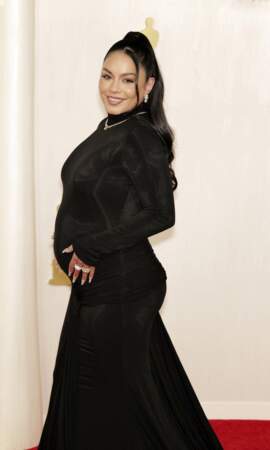 En mars 2024, à 36 ans, Vanessa Hudgens confirme être enceinte de son premier enfant.