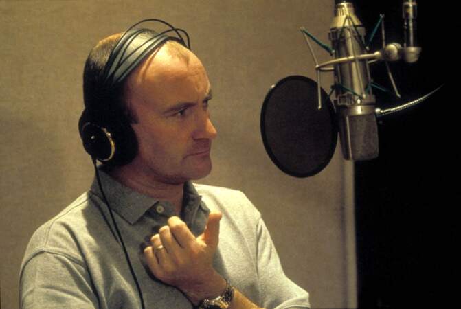 Phil Collins enregistre la bande-son du film Tarzan en 1999 (48 ans)