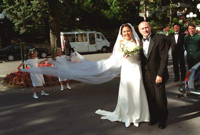 Phil Collins se marie à Orianne Cevey en 1999 en Suisse (48 ans)