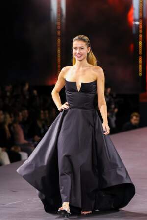 Le défilé Walk Your Worth par L'Oréal lors de la fashion week de Paris : Léa Elui