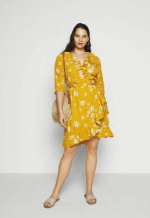 Robe jaune imprimée fleurs, Vero Moda, actuellement à 13,19€ sur Zalando 