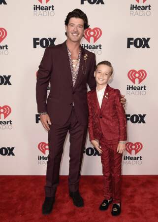 Robin Thicke et son fils Julian aux iHeartRadio Music Awards 2021