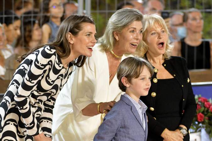 La princesse Caroline de Hanovre avec sa fille, Charlotte Casiraghi, et son petit-fils Raphaël Elmaleh, 7 ans assiste au Jumping International de Monte Carlo ce samedi 3 juillet