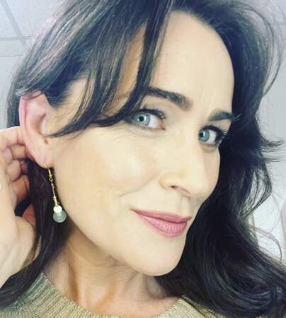 Rena Sofer (Eve Cleary Burns)