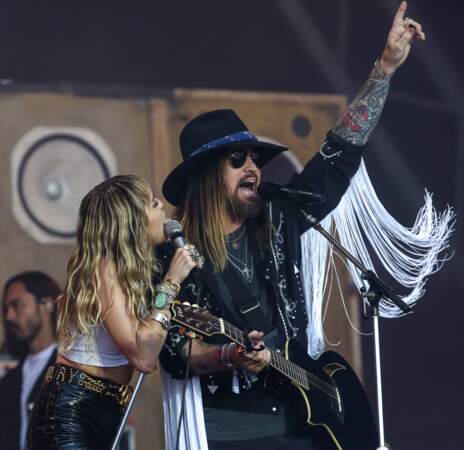 Miley Cyrus et Billy Ray Cyrus au Glastonbury Festival