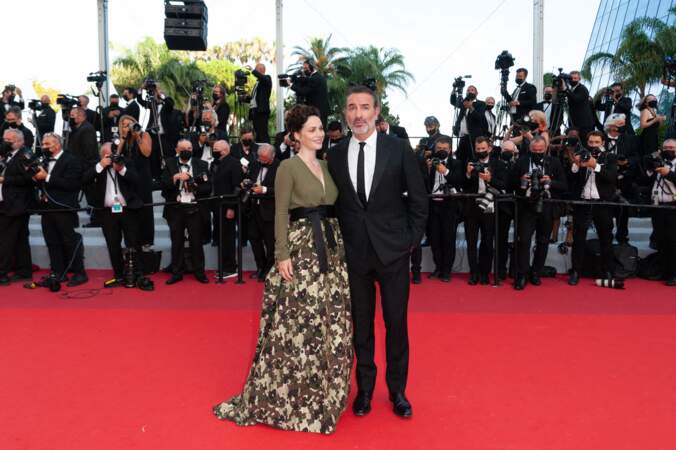 Nathalie Pechalat et Jean Dujardin sur le tapis rouge du Palais Des Festivals de Cannes dont il est un habitué. depuis le film "The Artist", salué dans le monde entier