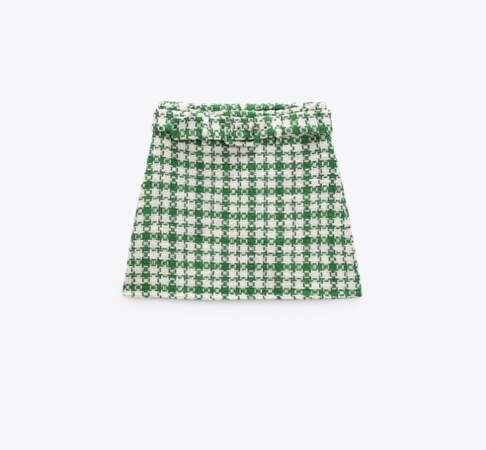 Mini-jupe en tissu texturé Zara, 29,95 euros