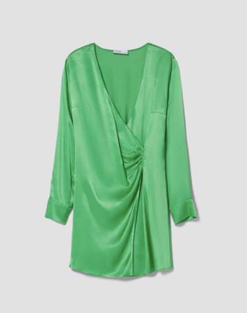 Mini-robe cache-cœur satinée Bershka, 29,99 euros