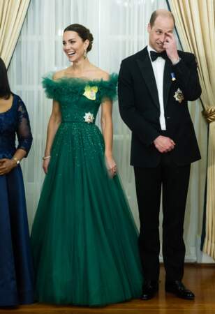 Kate Middleton en robe Jenny Packham en Jamaïque
