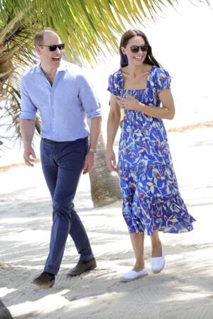 Kate Middleton en robe Tory Burch et espadrilles au Belize