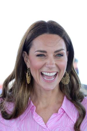 Kate Middleton porte des boucles d'oreilles Nadia Irena, une réatrice locale des Bahamas