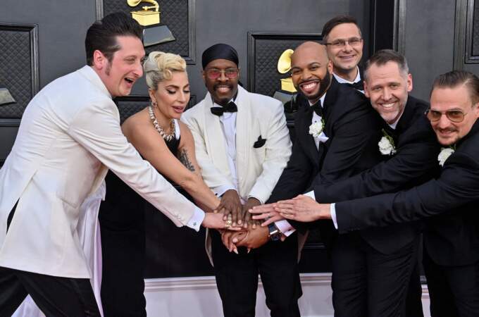 Grammy Awards 2022 : Brian Newman, Lady Gaga, Michael Bearden Donald Barrett et leurs amis (De gauche à droite)