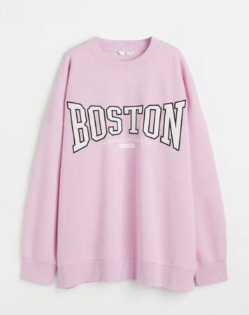 Sweat oversize rose Boston H&M, 24,99 euros