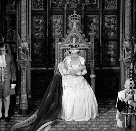 Discours du trône : la reine Elizabeth II en 1966