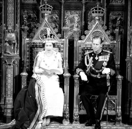 Discours du trône : la reine Elizabeth II en 1967 aux côtés du prince Philip