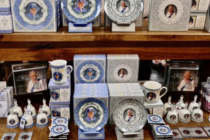 Les souvenirs sont en ventes pour le jubilé de platine de la reine Elizabeth II