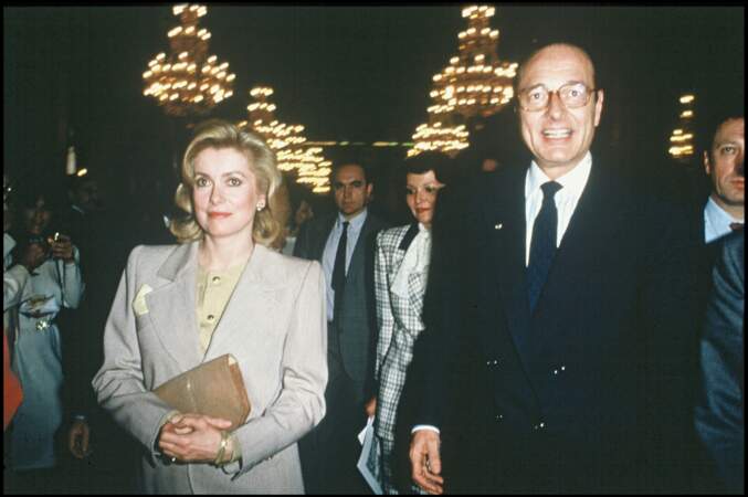 Catherine Deneuve (34 ans) et Jacques Chirac en 1977