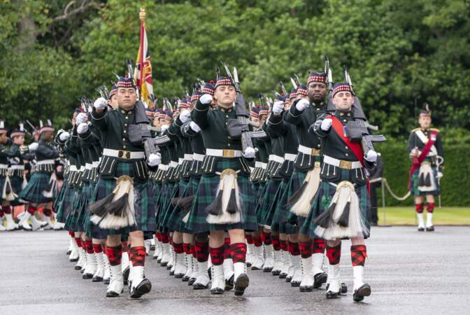 Premier jour du voyage d'Elizabeth II en Écosse : la garde écossaise Edimbourg le 27 juin 2022