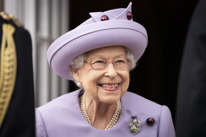 Elizabeth II au palais de Holyroodhouse, Edimbourg, 28 juin 2022