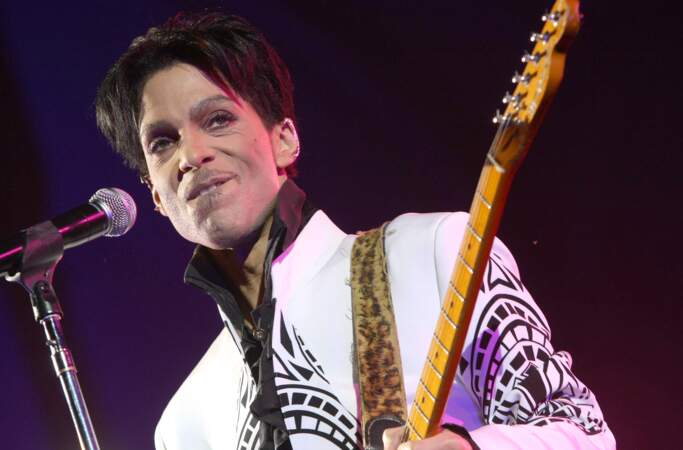 Le 21 avril 2016, Prince meurt d'une surdose d'opiacés à 57 ans