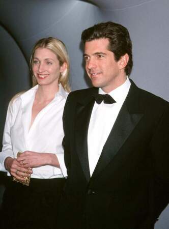 John John Kennedy et Carolyn Bessette sont morts dans un accident d'avion le 16 juillet 1999. Ils avaient respectivement 38 et 33 ans