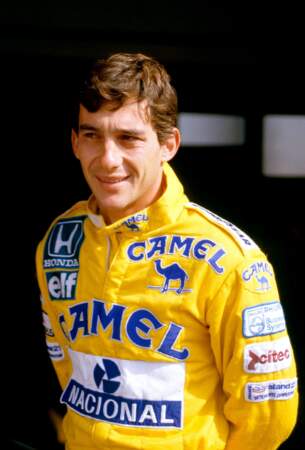 Ayrton Senna meurt à 34 ans le 1er mai 1994 dans un accident de Formule 1