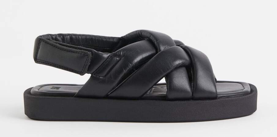 Sandales compensées matelassées en cuir H&M, 59,99 euros