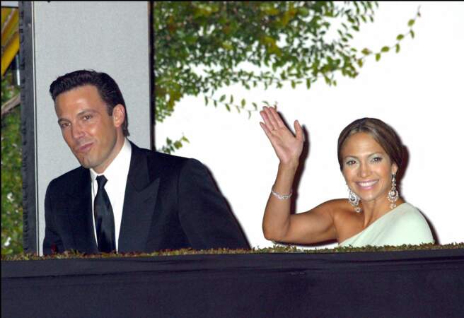 Jennifer Lopez et Ben Affleck à la soirée Vanity Fair à Los Angeles, en 2003