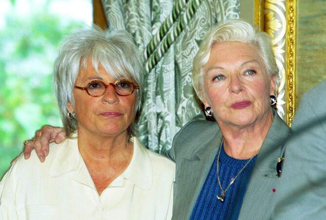 Line Renaud (73 ans) et Catherine Lara à Paris en 2001