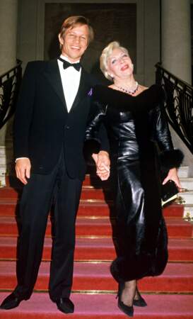 Line Renaud (59 ans) et Michael York en 1987