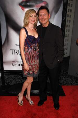 Michael Emerson et sa femme Carrie Preston en 2004. Il incarnait Ben Linus  