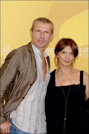 Lambert Wilson et Laura Morante 63ème Mostra de Venise. Photocall du film "Coeurs". (2006)