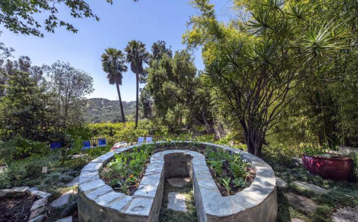 Le jardin avec vue de la villa de Paris Jackson à L.A