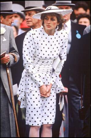 En robe à pois aux courses hippiques du derby d'Epson, Lady Di inspire encore Kate Middleton aujourd'hui