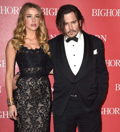 Un an après leur mariage, Amber Heard demande le divorce et une ordonnance d'éloignement contre Johnny Depp qu'elle accuse de violences conjugales. Six ans plus tard, il gagne le procès en diffamation et leurs réputations sont terriblement entachées
