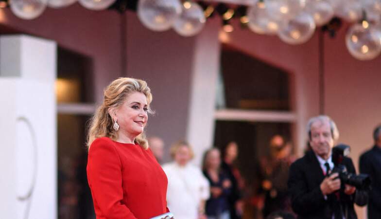 La comédienne française Catherine Deneuve fait l'ouverture de la 79ème édition du festival international du film de Venise, la Mostra le 31 août 2022.