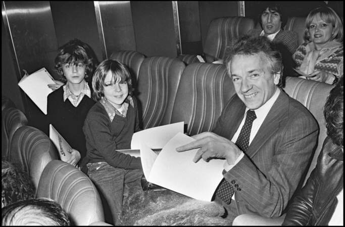 Jean-Pierre Cassel avec ses fils Vincent Cassel et Mathias Crochon en 1979
