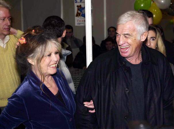 Jean-Paul Belmondo (69 ans) et Brigitte Bardot à la fondation Brigitte Bardot en 2002