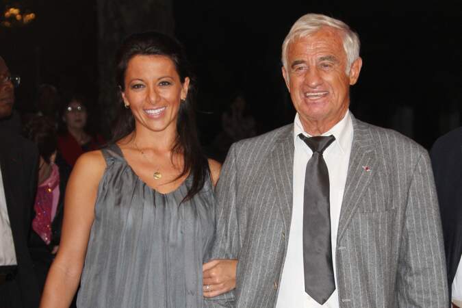 Jean-Paul Belmondo (76 ans) et sa conjointe du moment, Barbara Gandolfi, à l'avant-première du film Pierrot Le Fou en 2009 