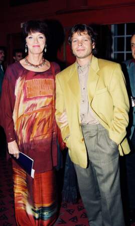 En 1993, deux ans après sa rupture avec Bernard Giraudeau, Anny Duperey rencontre Cris Campion sur le téléfilm Charlemagne, le prince à cheval